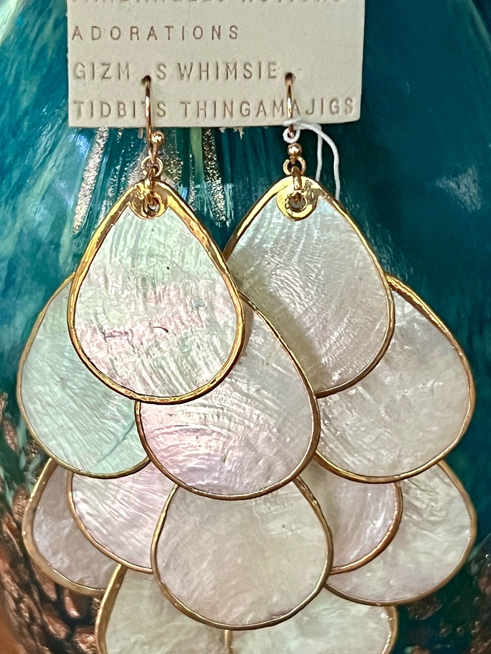 πΊπHPππΊ NWT Anthropologie Mother of Pearl Shell Chandeliers - Picture 2 of 14